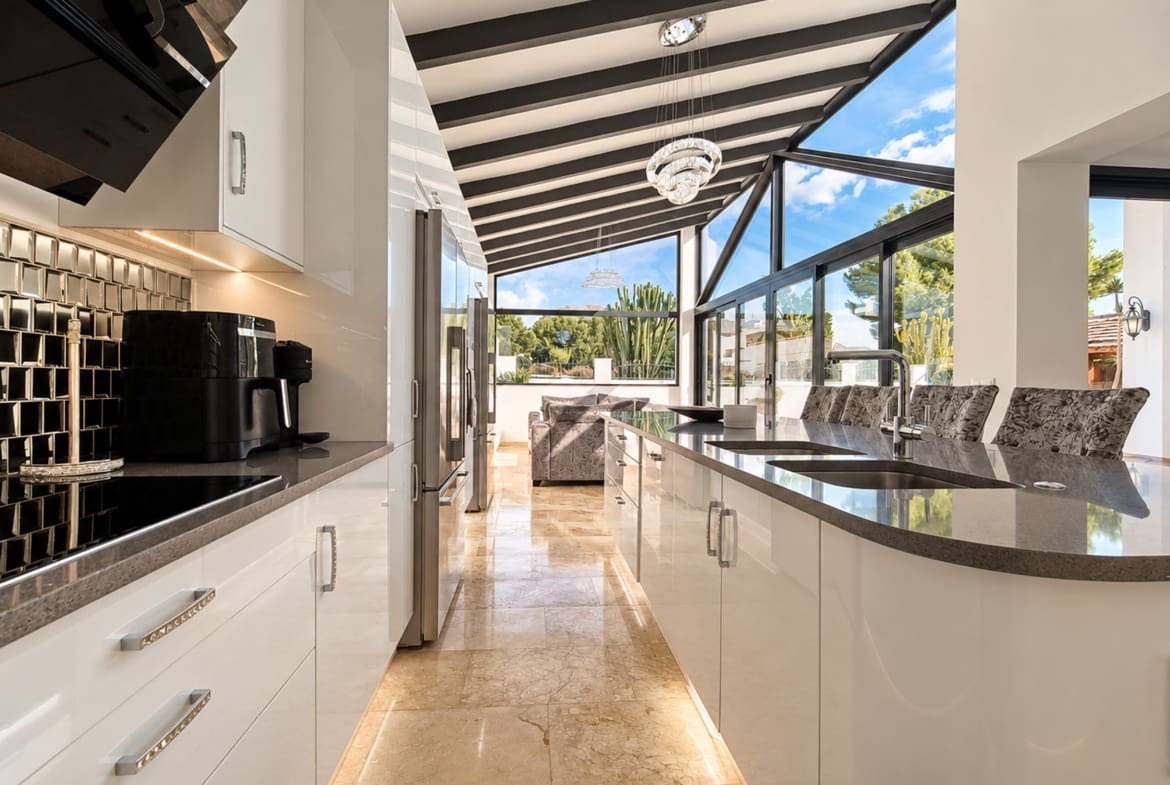 5 bedroom Villa for sale in El Valle Golf Resort with pool - € 949,500 (Ref: 10153110)