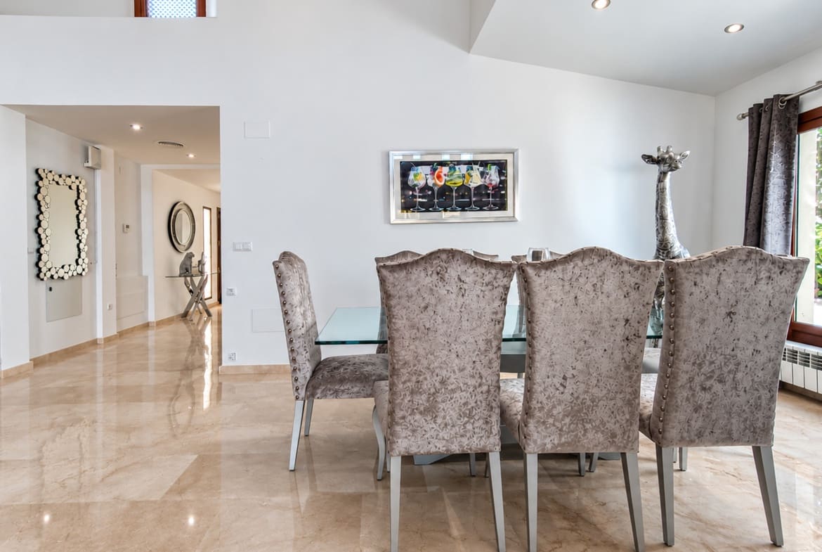 5 bedroom Villa for sale in El Valle Golf Resort with pool - € 949,500 (Ref: 10153110)