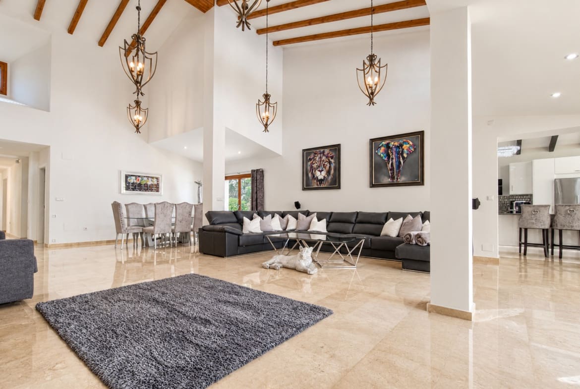 5 bedroom Villa for sale in El Valle Golf Resort with pool - € 949,500 (Ref: 10153110)