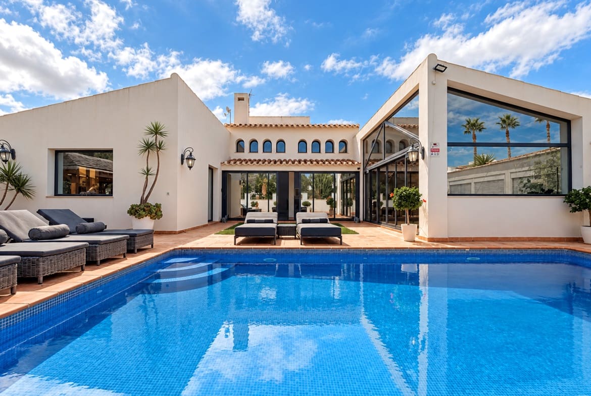 5 bedroom Villa for sale in El Valle Golf Resort with pool - € 949,500 (Ref: 10153110)