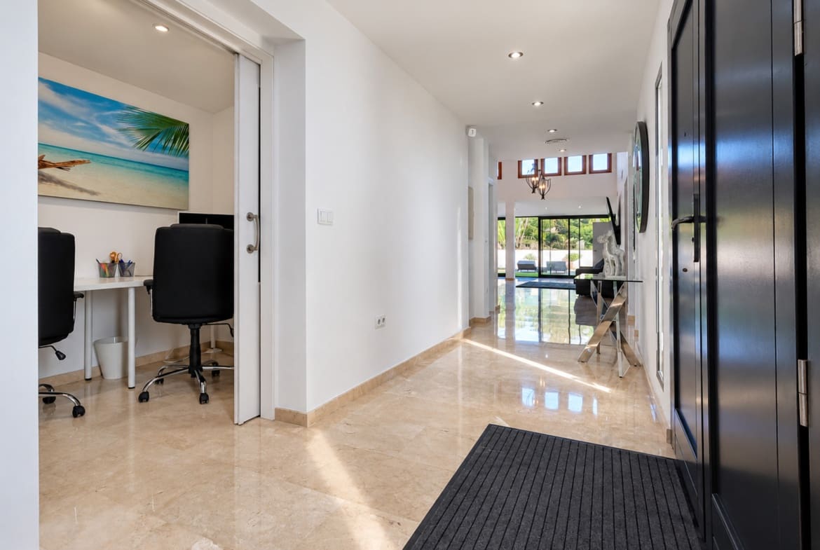 5 bedroom Villa for sale in El Valle Golf Resort with pool - € 949,500 (Ref: 10153110)