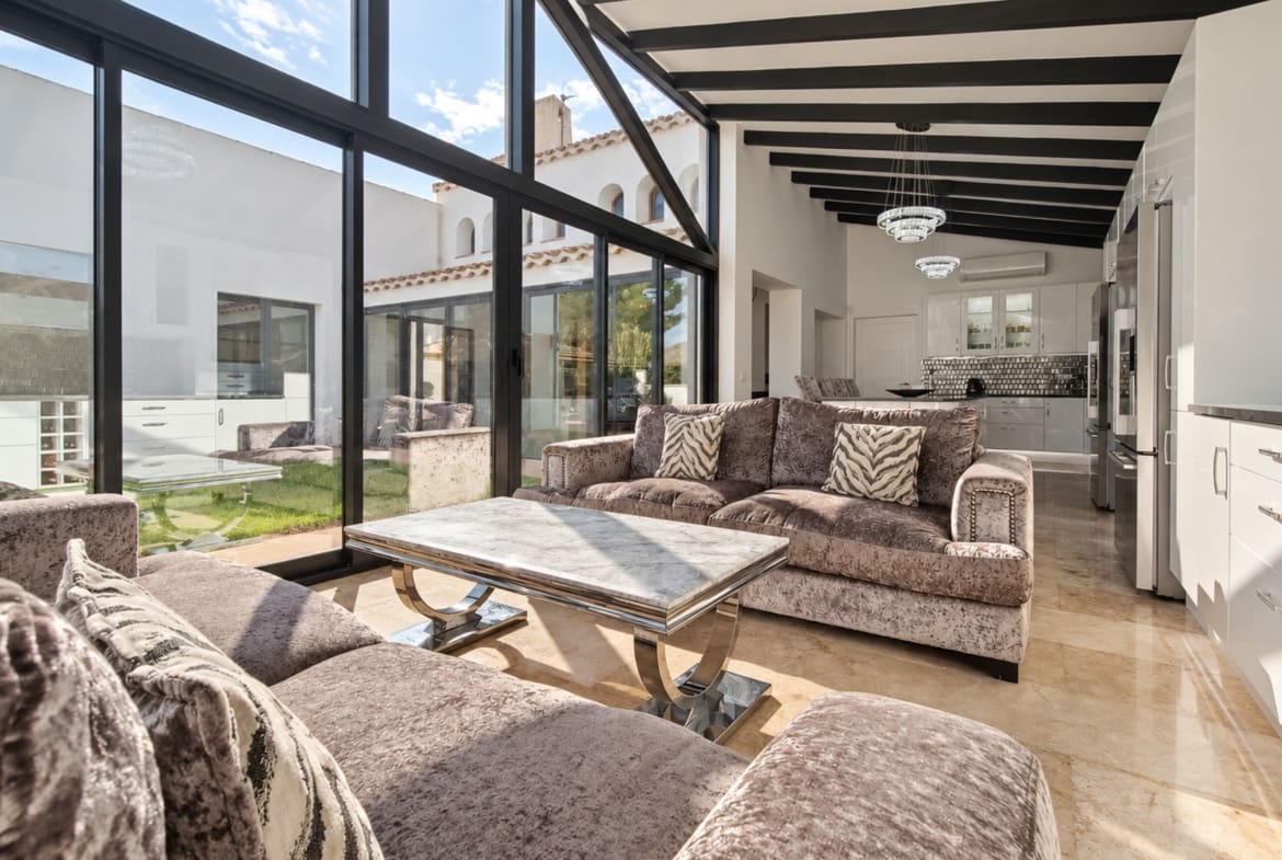 5 bedroom Villa for sale in El Valle Golf Resort with pool - € 949,500 (Ref: 10153110)