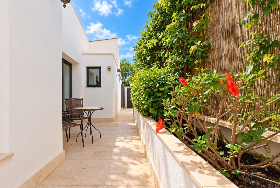 5 bedroom Villa for sale in El Valle Golf Resort with pool - € 949,500 (Ref: 10153110)