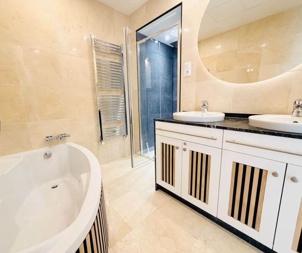 4 slaapkamer Villa te koop in El Valle Golf Resort met zwembad garage - € 925.000 (Ref: 10160327)