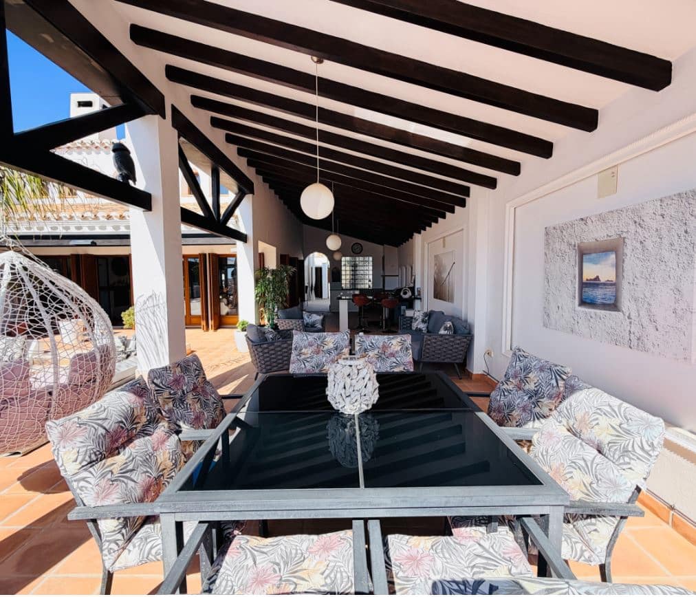 4 slaapkamer Villa te koop in El Valle Golf Resort met zwembad garage - € 925.000 (Ref: 10160327)