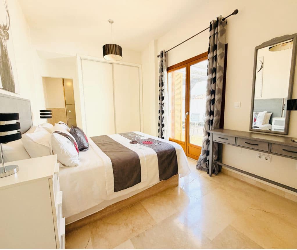 4 slaapkamer Villa te koop in El Valle Golf Resort met zwembad garage - € 925.000 (Ref: 10160327)