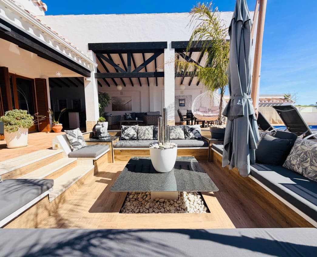 4 slaapkamer Villa te koop in El Valle Golf Resort met zwembad garage - € 925.000 (Ref: 10160327)