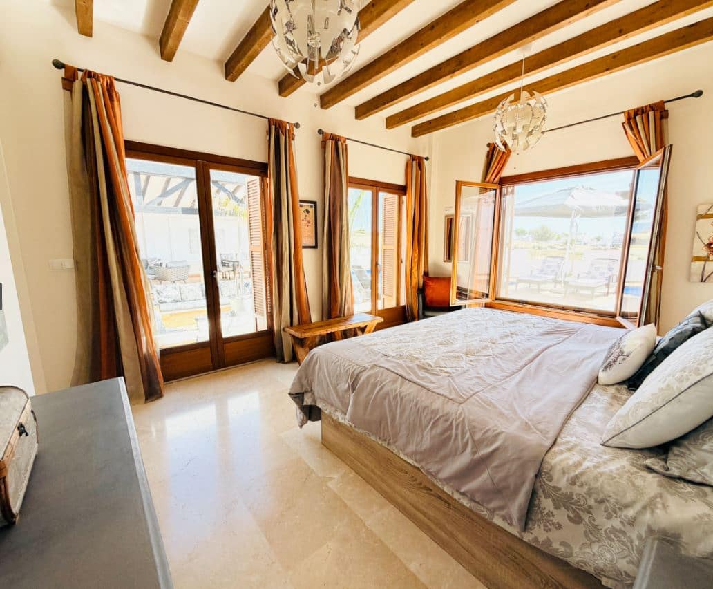 4 slaapkamer Villa te koop in El Valle Golf Resort met zwembad garage - € 925.000 (Ref: 10160327)