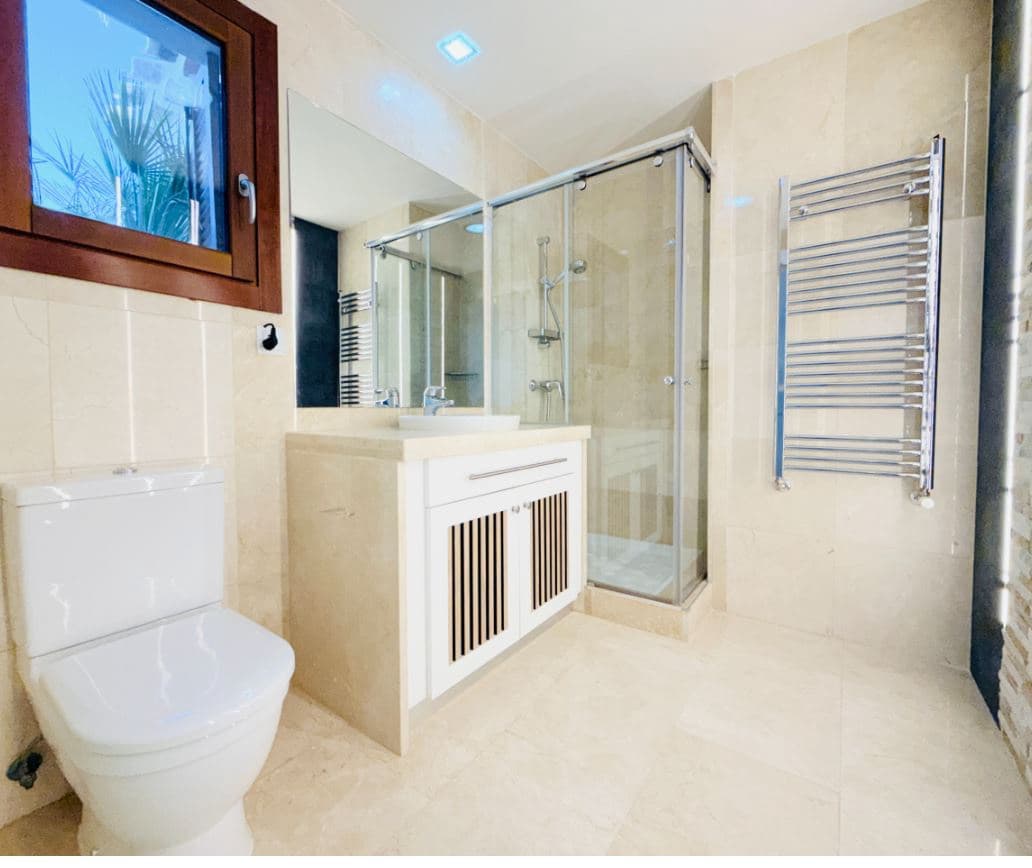 4 slaapkamer Villa te koop in El Valle Golf Resort met zwembad garage - € 925.000 (Ref: 10160327)