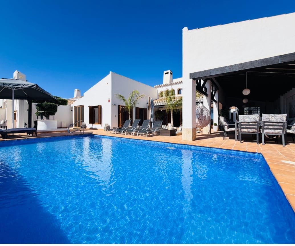 4 slaapkamer Villa te koop in El Valle Golf Resort met zwembad garage - € 925.000 (Ref: 10160327)