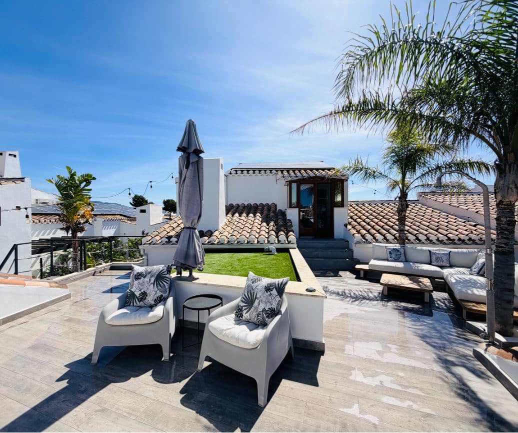 4 slaapkamer Villa te koop in El Valle Golf Resort met zwembad garage - € 925.000 (Ref: 10160327)