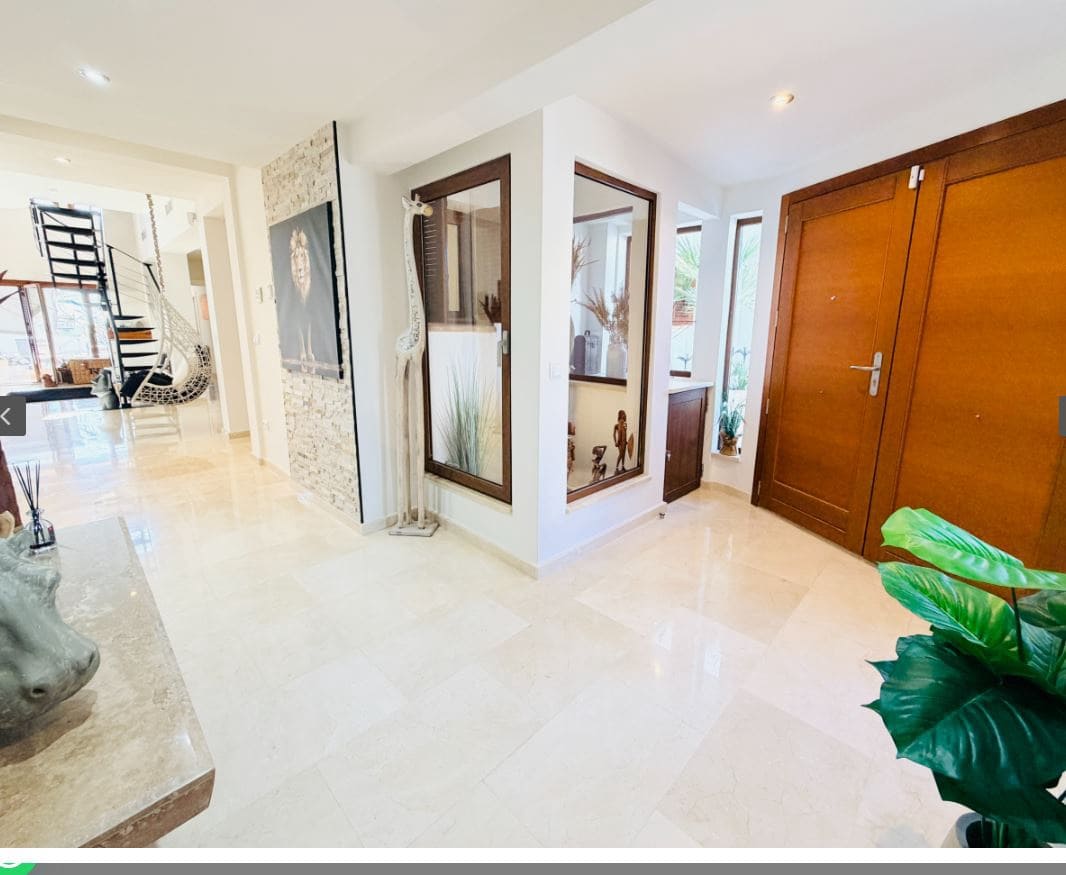 4 slaapkamer Villa te koop in El Valle Golf Resort met zwembad garage - € 925.000 (Ref: 10160327)