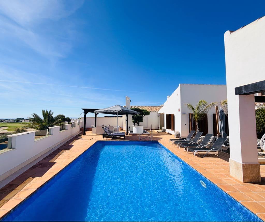 4 slaapkamer Villa te koop in El Valle Golf Resort met zwembad garage - € 925.000 (Ref: 10160327)