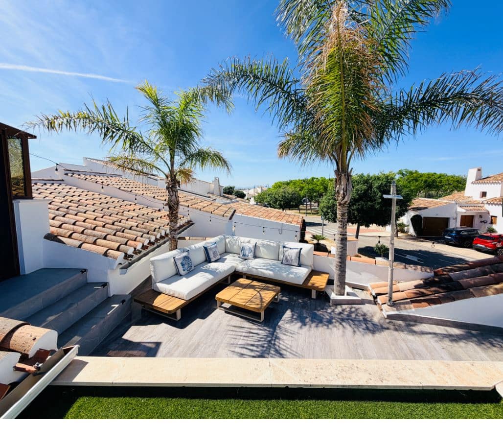 4 slaapkamer Villa te koop in El Valle Golf Resort met zwembad garage - € 925.000 (Ref: 10160327)