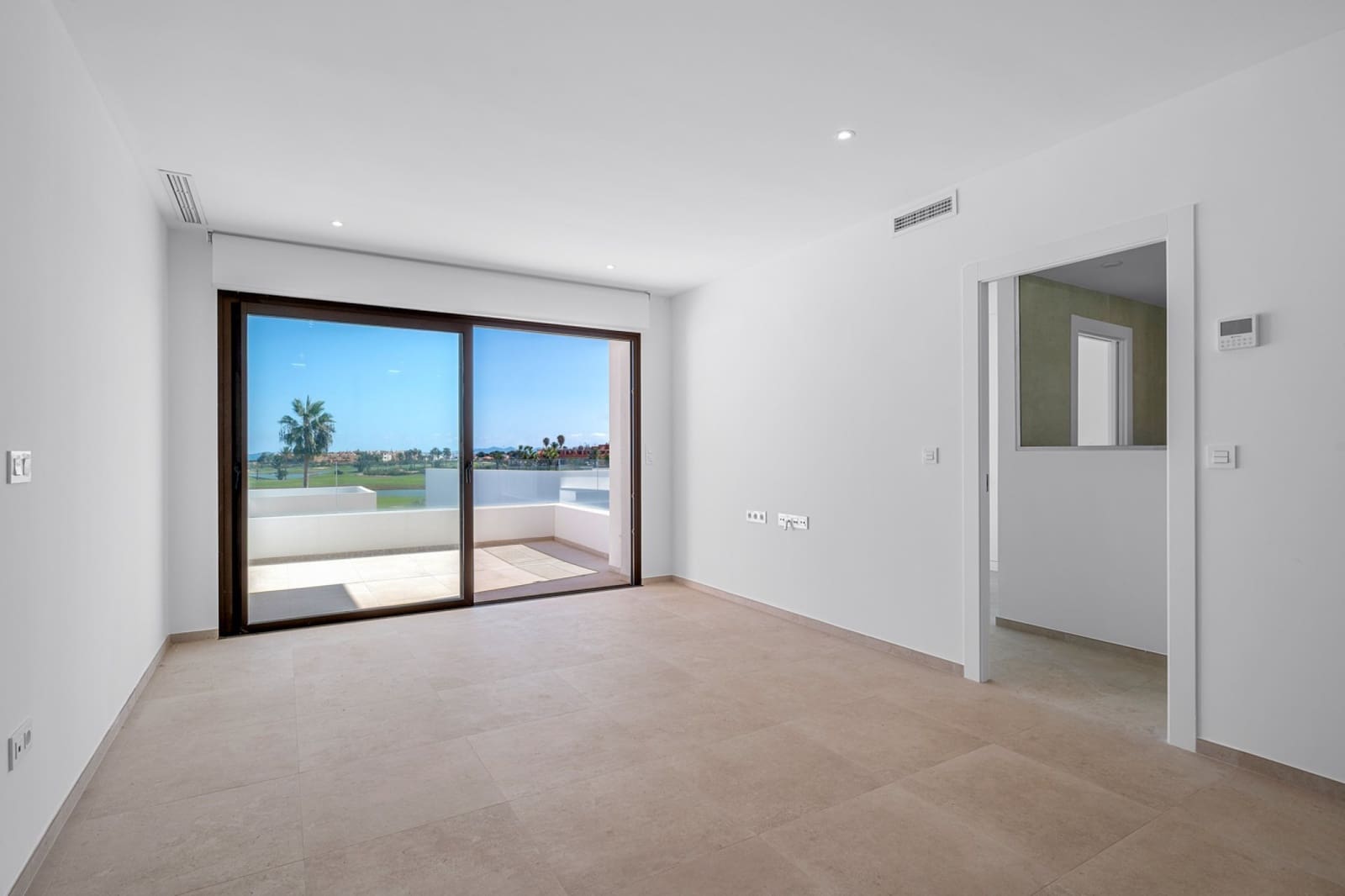 2 soverom Leilighet til salgs i Los Alcazares med svømmebasseng garasje - € 335 000 (Ref: 10182147)