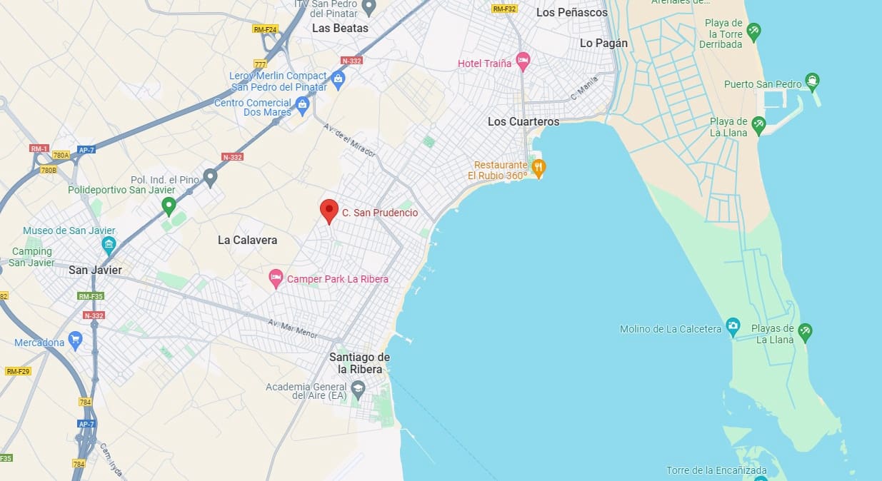 Chalet de 3 habitaciones en Santiago de la Ribera en venta con piscina - 339.900 € (Ref: 8237646)