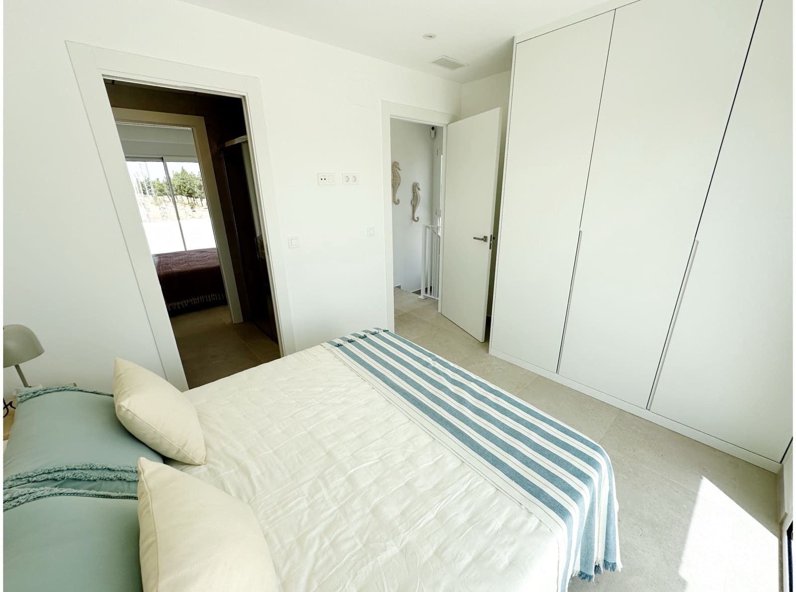 Chalet de 3 habitaciones en Los Alcázares en venta con piscina - 399.850 € (Ref: 8252451)