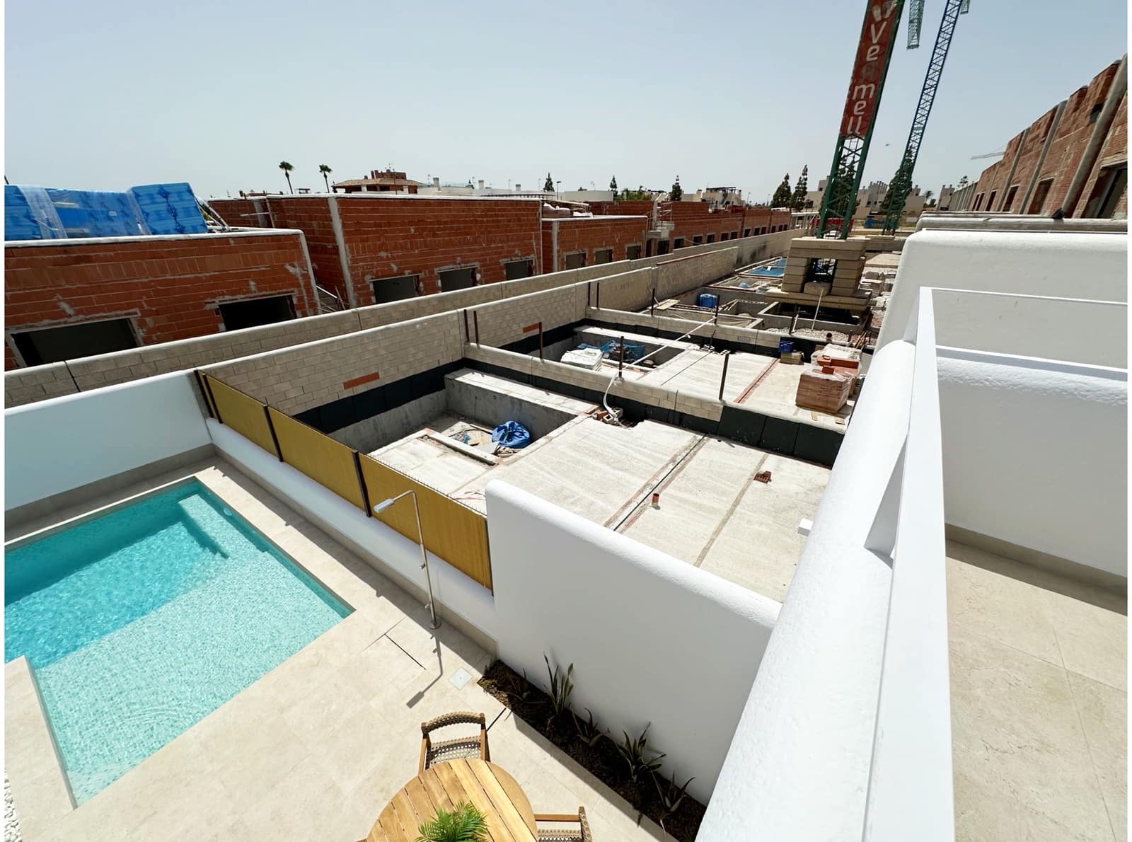 Chalet de 3 habitaciones en Los Alcázares en venta con piscina - 399.850 € (Ref: 8252451)