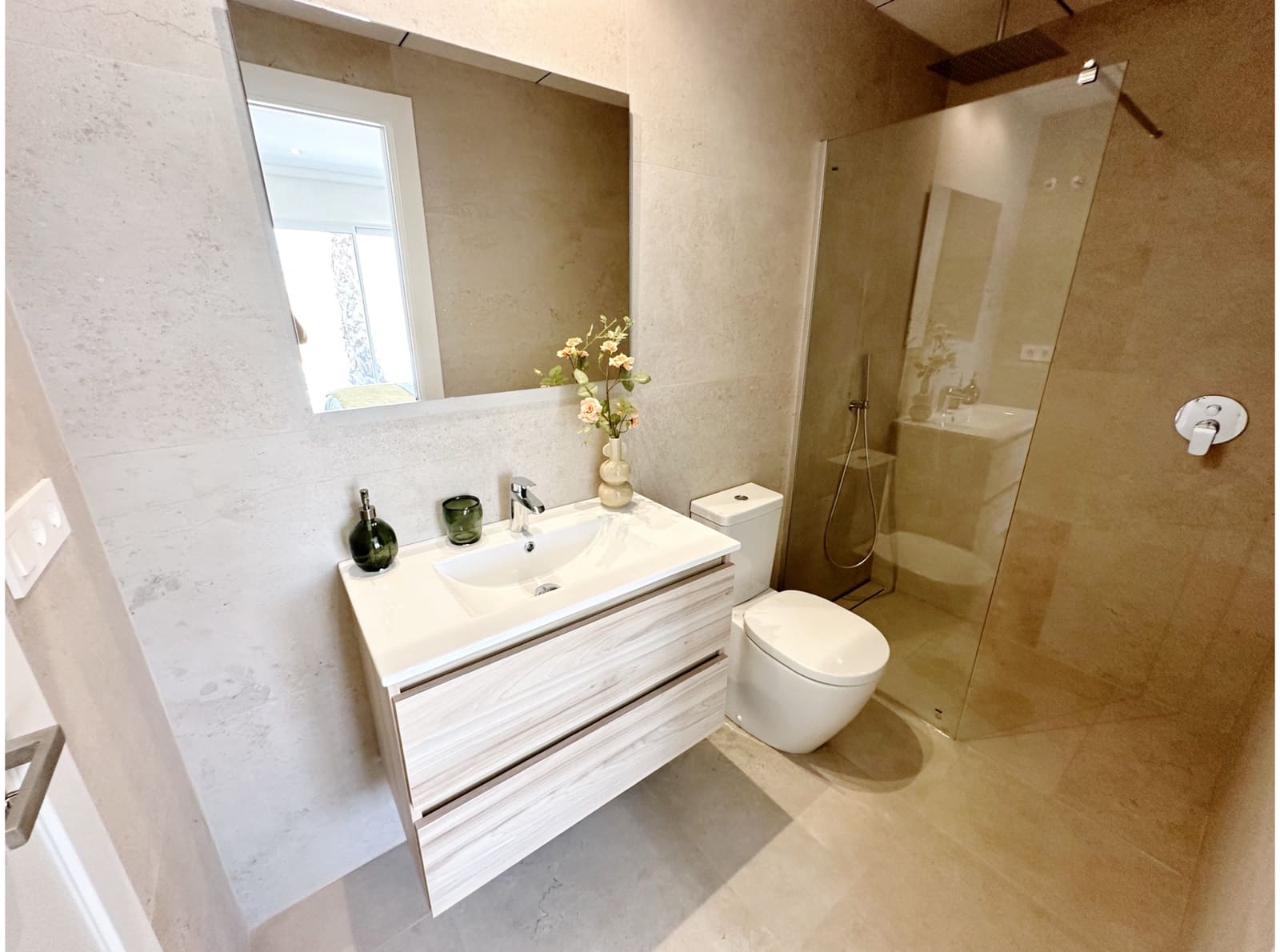 Chalet de 3 habitaciones en Los Alcázares en venta con piscina - 399.850 € (Ref: 8252451)