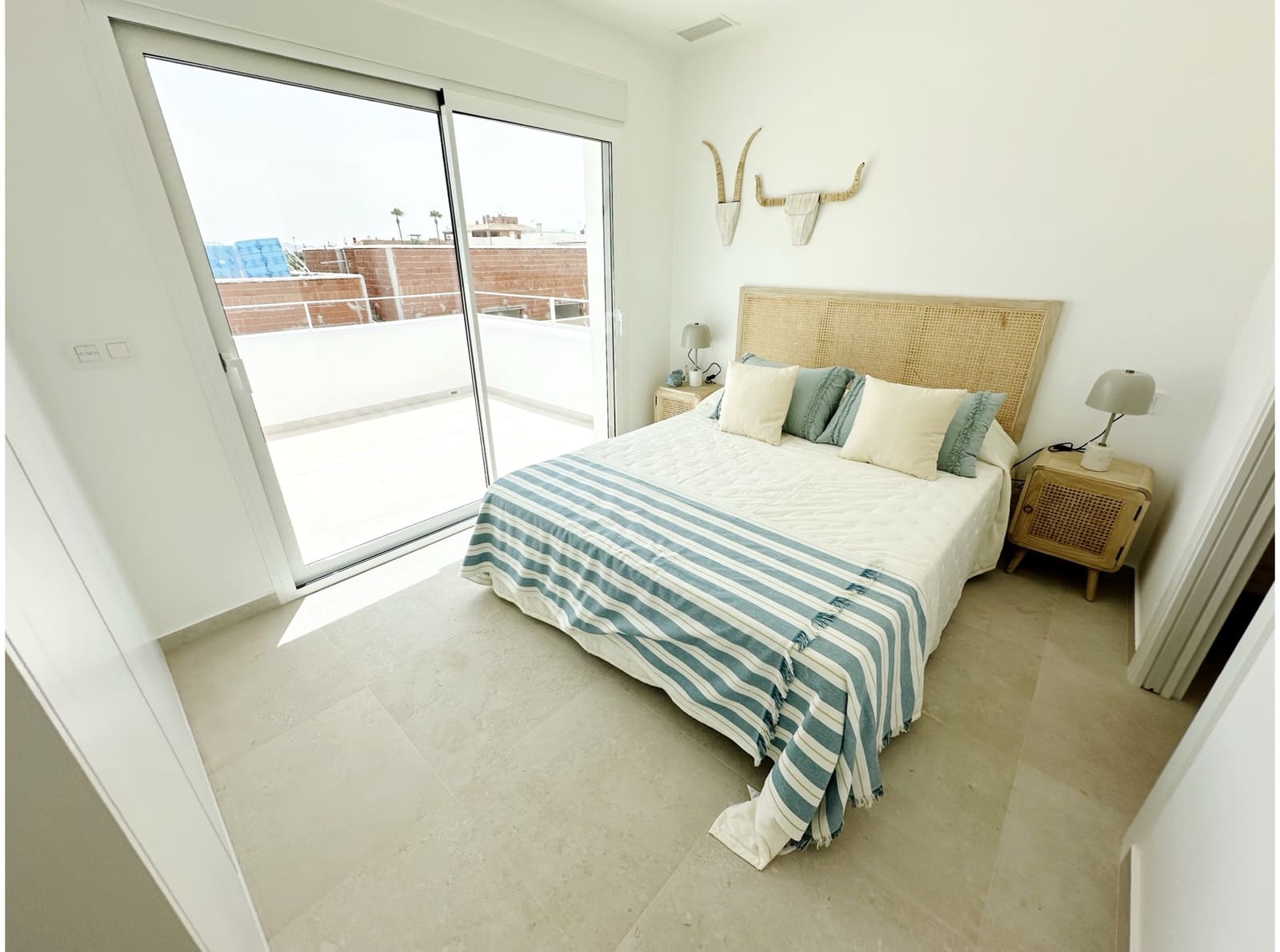 Chalet de 3 habitaciones en Los Alcázares en venta con piscina - 399.850 € (Ref: 8252451)