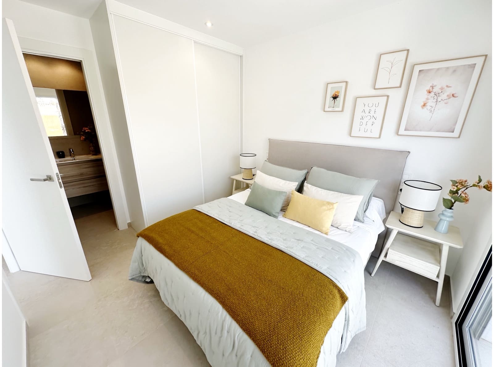 Chalet de 3 habitaciones en Los Alcázares en venta con piscina - 399.850 € (Ref: 8252451)