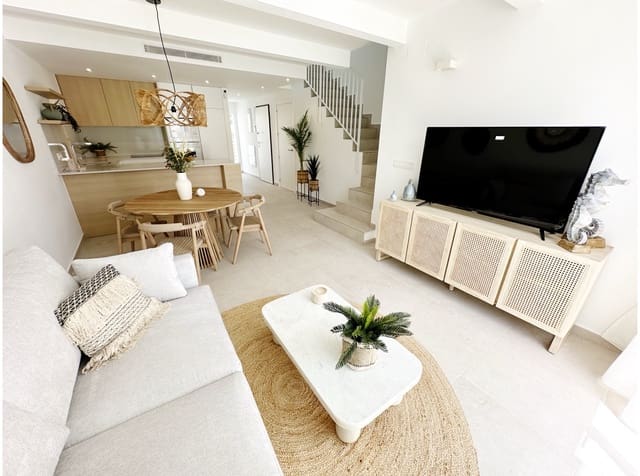 Chalet de 3 habitaciones en Los Alcázares en venta con piscina - 399.850 € (Ref: 8252451)