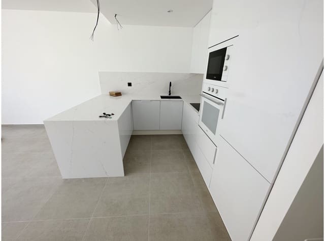 3 makuuhuone Huvila myytävänä paikassa Los Alcázares mukana uima-altaan 
autotalli - 419 850 € (Ref: 8340099)