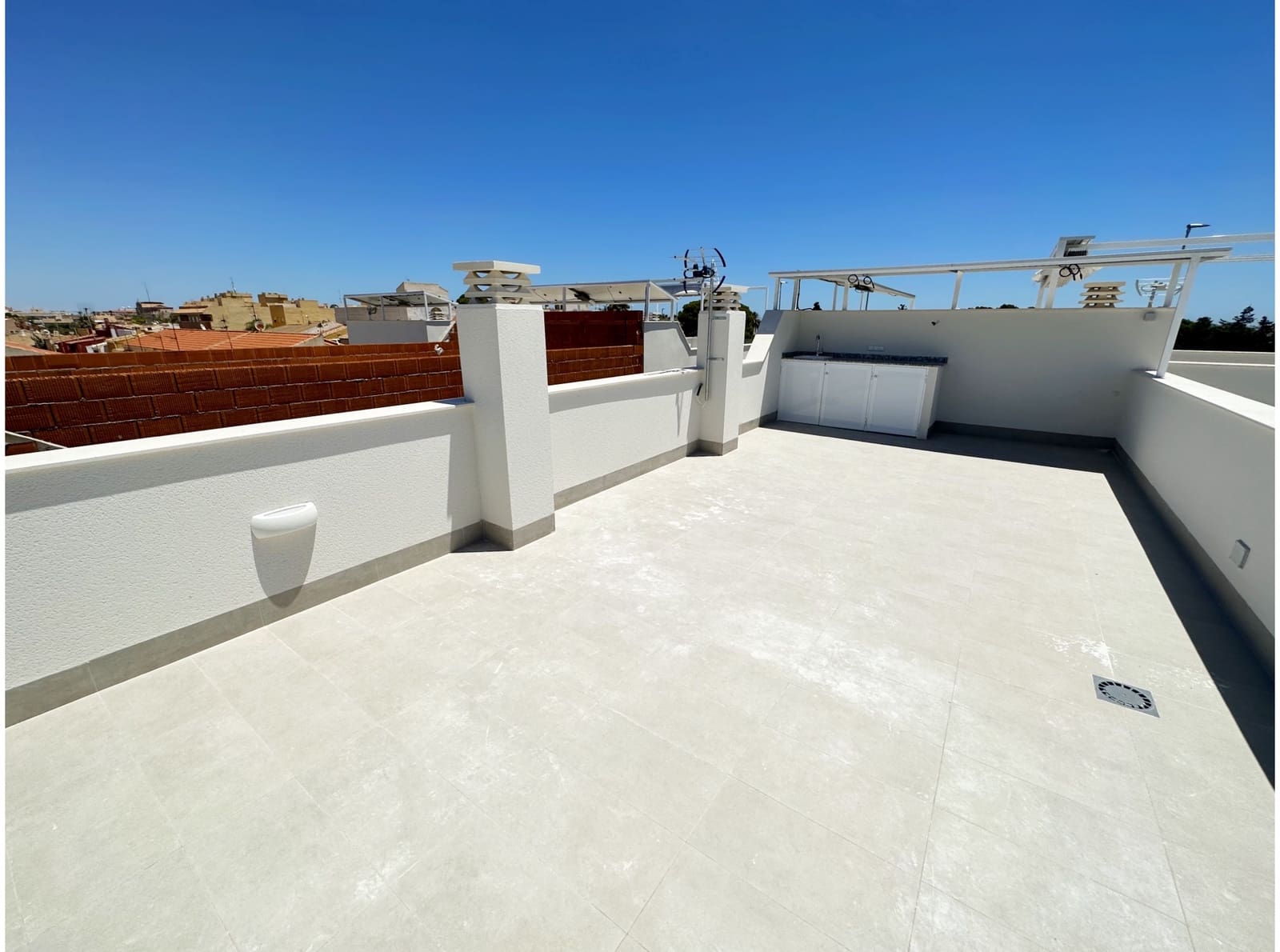 3 Zimmer Villa zu verkaufen in Los Alcazares mit Pool Garage - 419.850 € (Ref: 8340099)