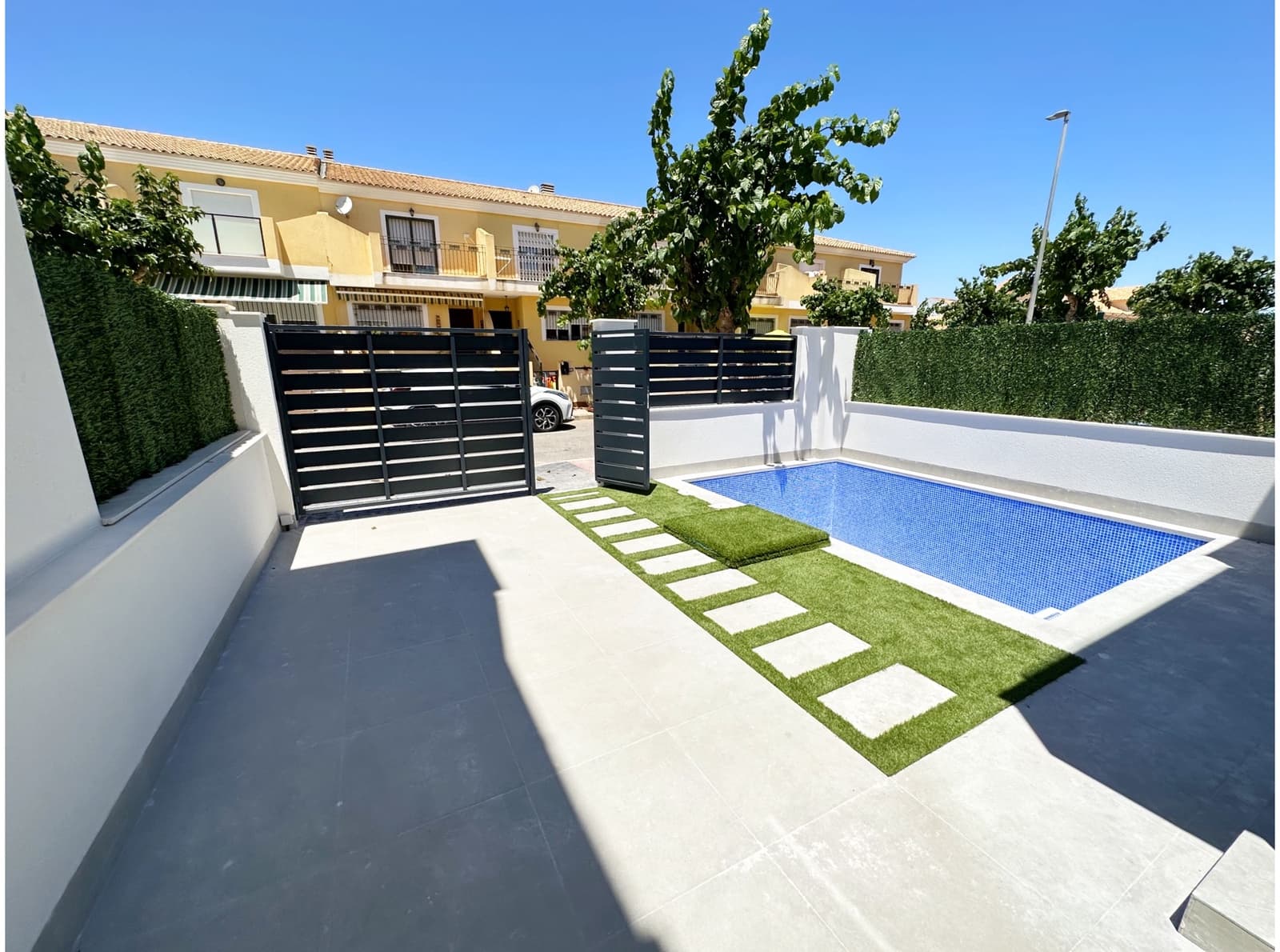 3 Zimmer Villa zu verkaufen in Los Alcazares mit Pool Garage - 419.850 € (Ref: 8340099)