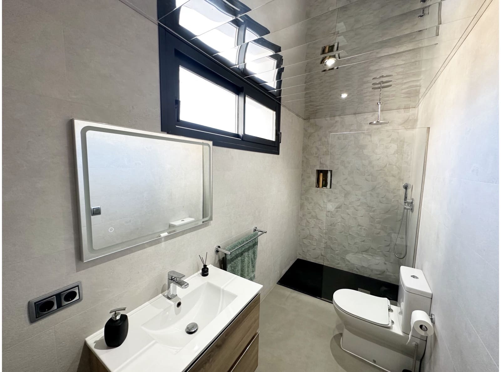 5 bedroom Villa for sale in Mar Menor Golf Resort - € 1,025,000 (Ref: 8352994)