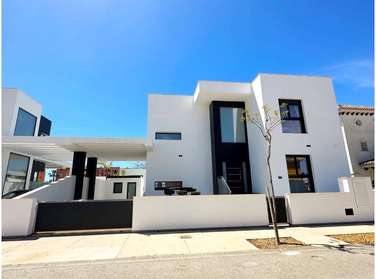 5 soveværelse Villa til salg i Mar Menor Golf Resort - € 1.025.000 (Ref: 8352994)