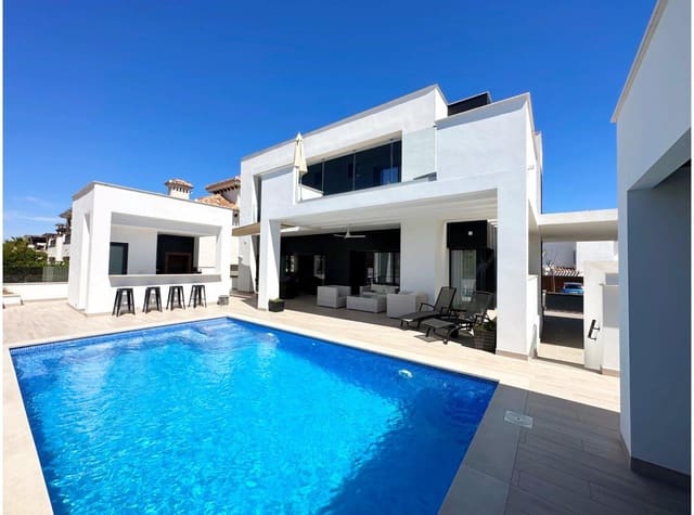 5 soveværelse Villa til salg i Mar Menor Golf Resort, Torre-Pacheco - € 1.025.000 (Ref: 8352994)