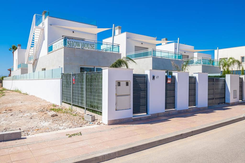 3 Zimmer Villa zu verkaufen in Los Alcazares mit Pool - 394.950 € (Ref: 8402346)