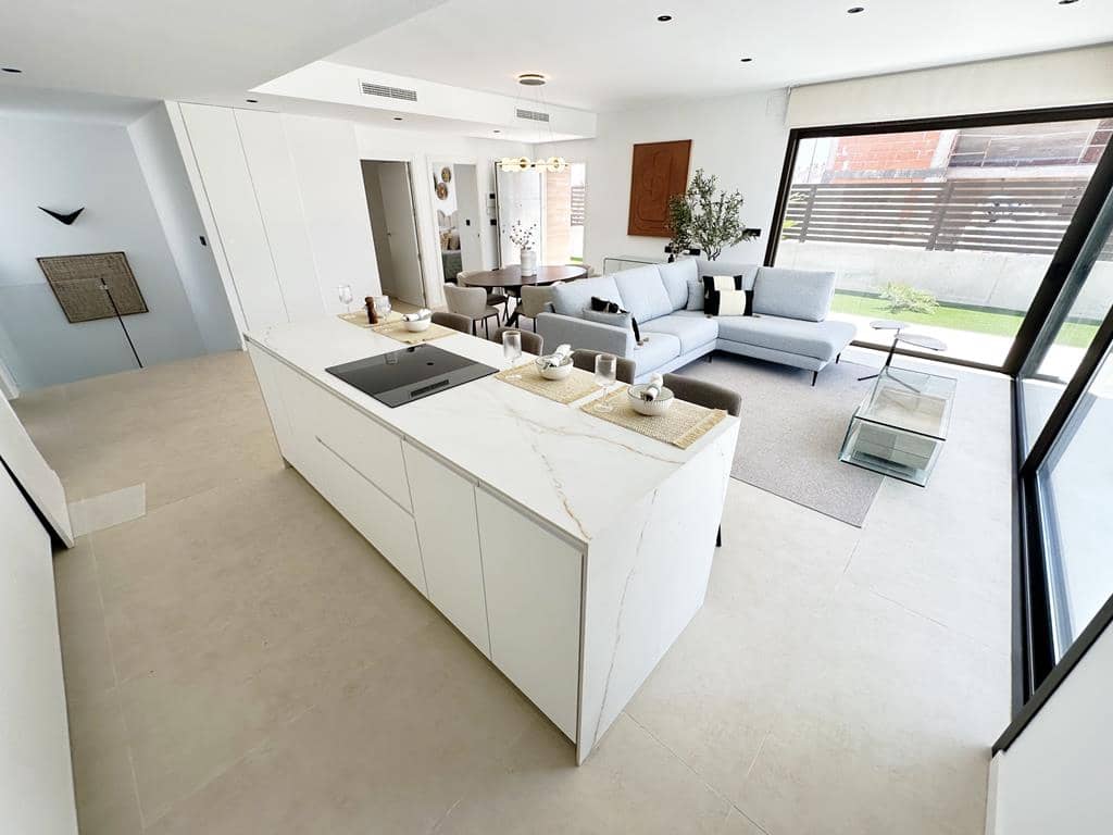 4 bedroom Villa for sale in Los Alcazares - € 684,950 (Ref: 8429537)