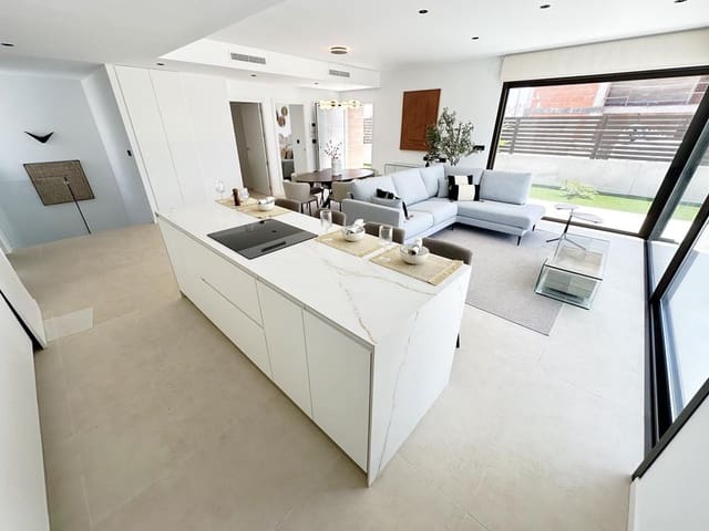 4 bedroom Villa for sale in Los Alcázares - € 684,950 (Ref: 8429537)