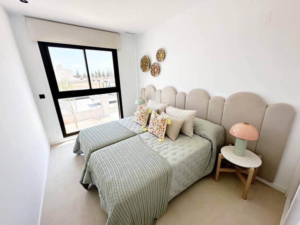 4 bedroom Villa for sale in Los Alcazares - € 684,950 (Ref: 8429537)