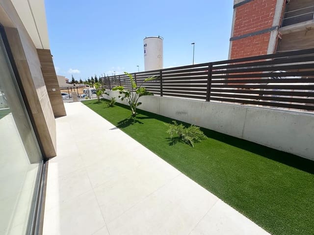 4 bedroom Villa for sale in Los Alcázares - € 684,950 (Ref: 8429537)