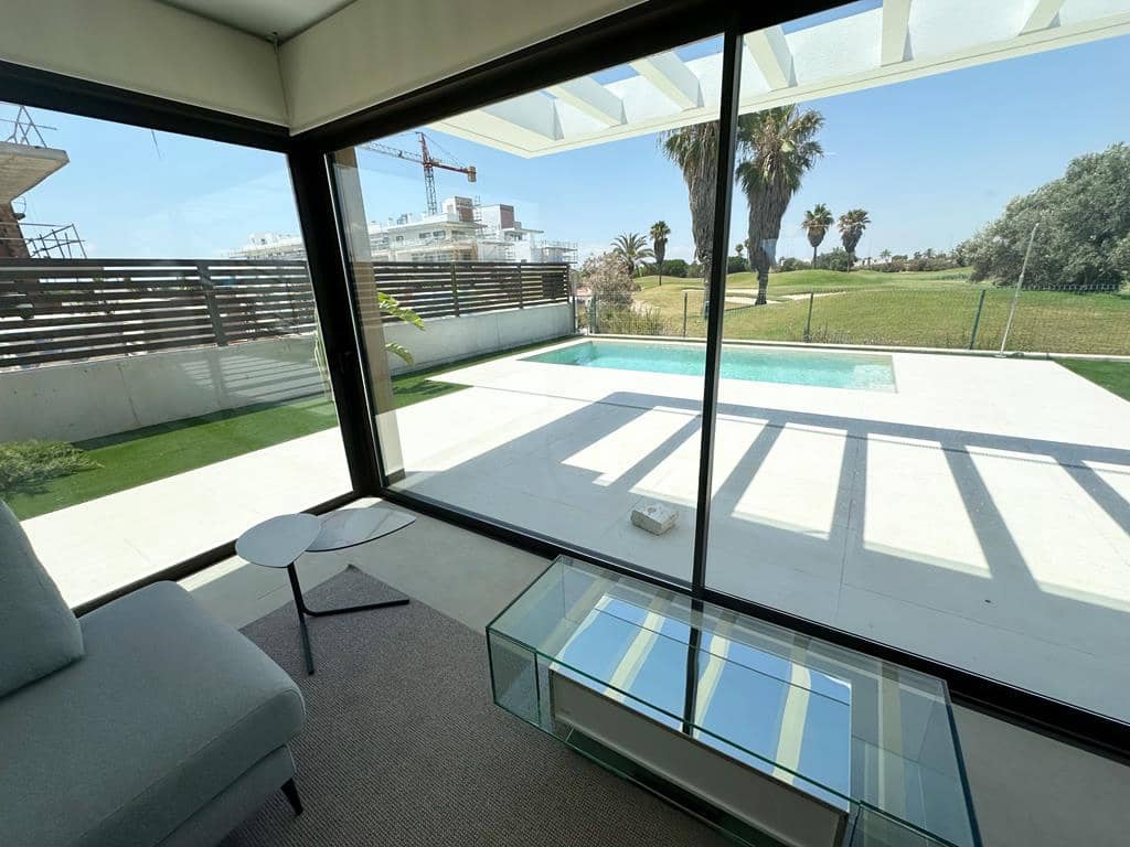 4 bedroom Villa for sale in Los Alcazares - € 684,950 (Ref: 8429537)