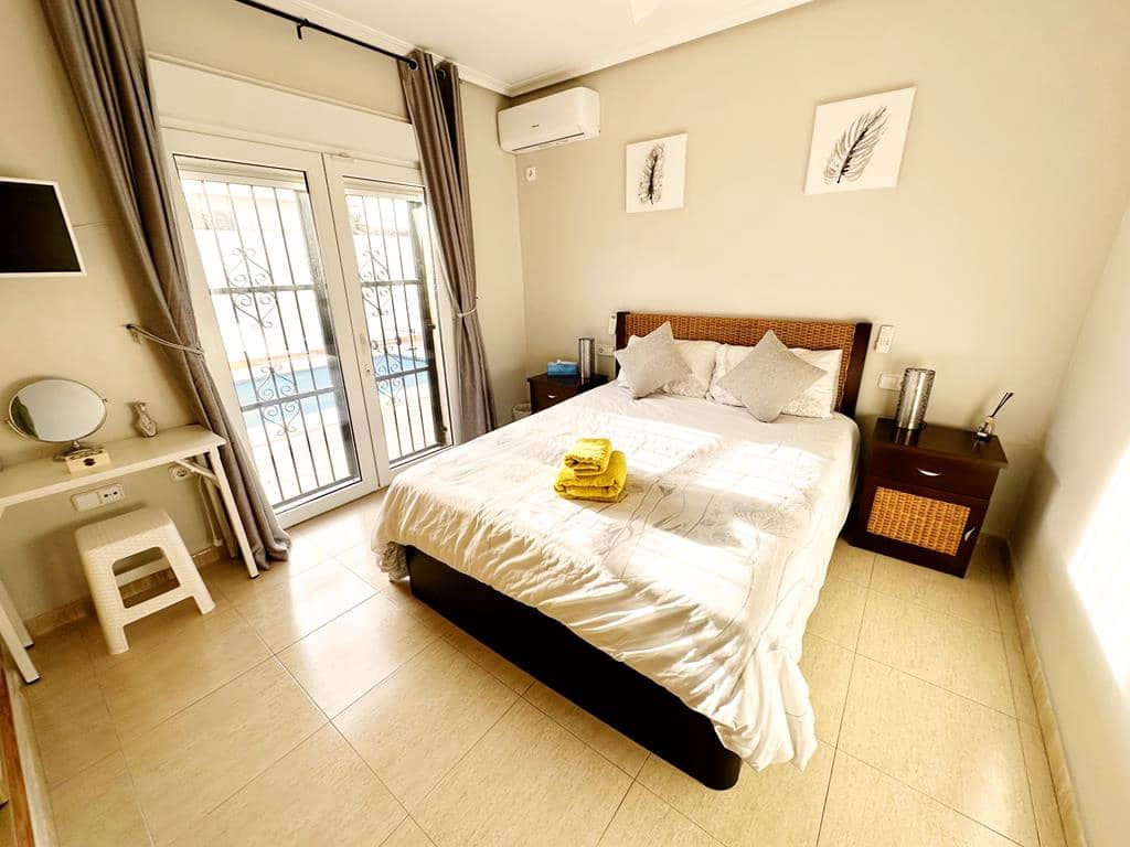 3 soverom Villa til salgs i Gea y Truyols - € 315 000 (Ref: 8594279)