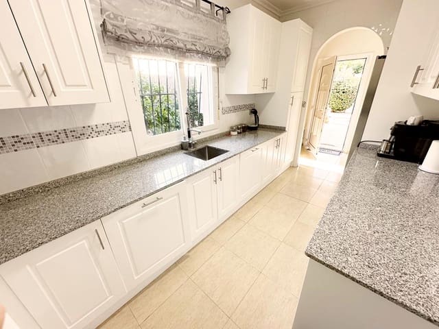 3 soverom Villa til salgs i Gea y Truyols, Murcia by - € 315 000 (Ref: 8594279)