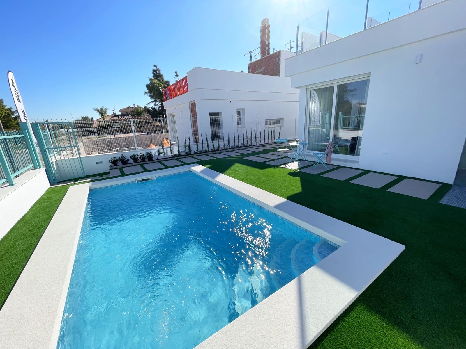 Chalet de 3 habitaciones en Los Alcázares en venta - 466.950 € (Ref: 8756683)