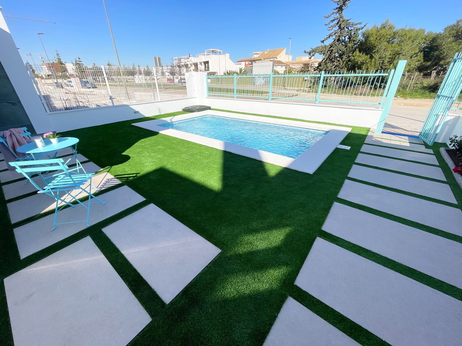 Chalet de 3 habitaciones en Los Alcázares en venta - 466.950 € (Ref: 8756683)