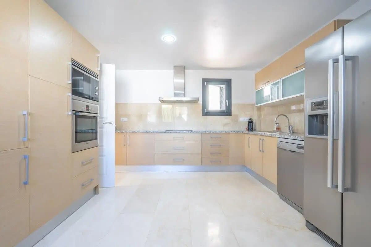 5 Zimmer Villa zu verkaufen in Banos y Mendigo - 735.000 € (Ref: 8930078)