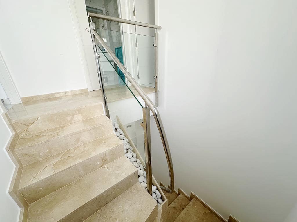 4 bedroom Villa for sale in Los Alcazares with pool - € 375,900 (Ref: 8987292)