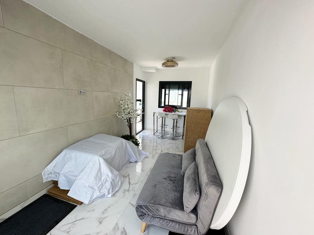 4 bedroom Villa for sale in Los Alcazares with pool - € 375,900 (Ref: 8987292)