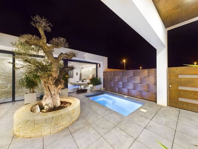 3 bedroom Villa for sale in Los Alcázares - € 750,000 (Ref: 9352189)