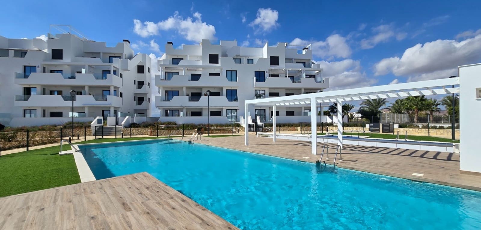 Apartamento de 2 habitaciones en Los Alcázares en venta - 299.950 € (Ref: 9354256)
