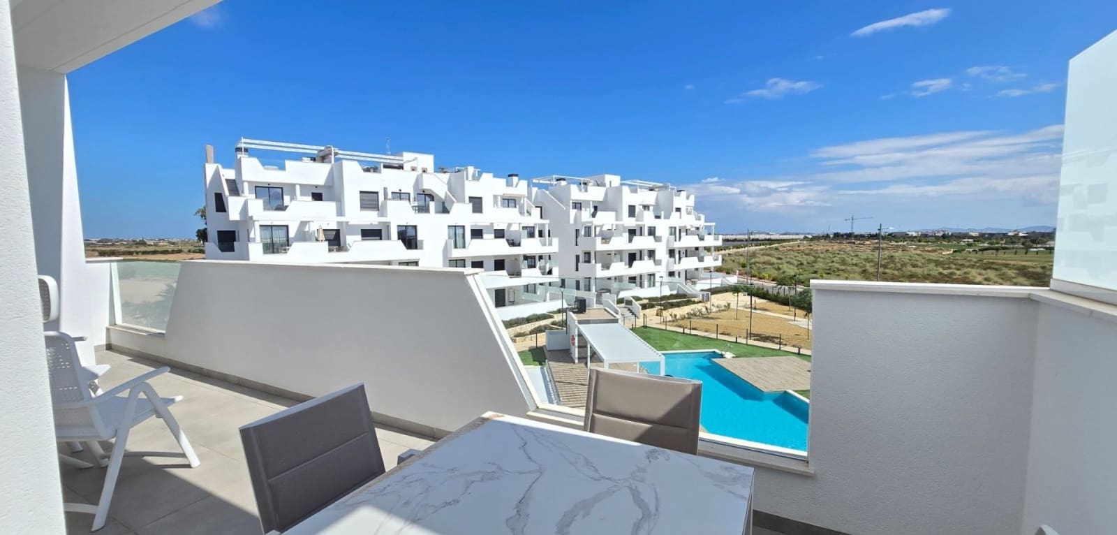 Apartamento de 2 habitaciones en Los Alcázares en venta - 299.950 € (Ref: 9354256)