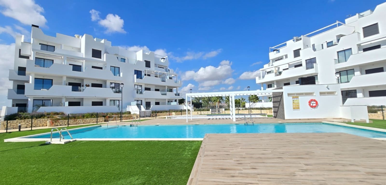 Apartamento de 2 habitaciones en Los Alcázares en venta - 299.950 € (Ref: 9354256)