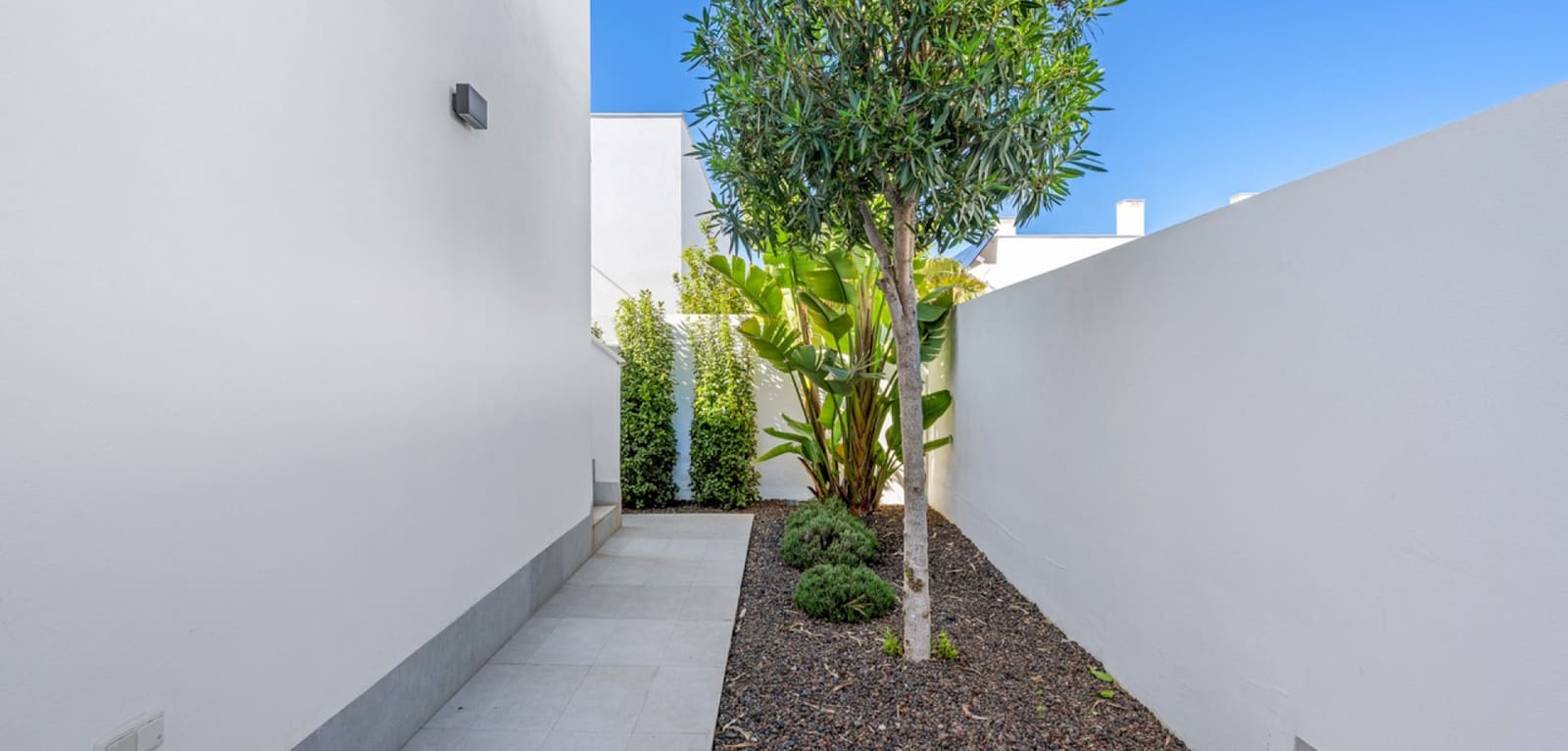 3 bedroom Villa for sale in Mar de Cristal with pool - € 470,000 (Ref: 9363269)